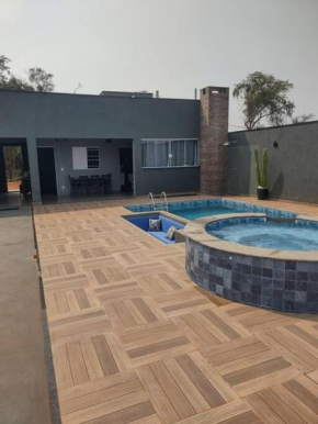 5 pessoas,casa aconchegante com piscina e jacuzzi